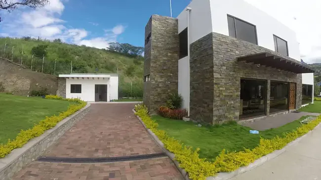 Clementia, Ecuador : 厄瓜多尔克莱门蒂亚