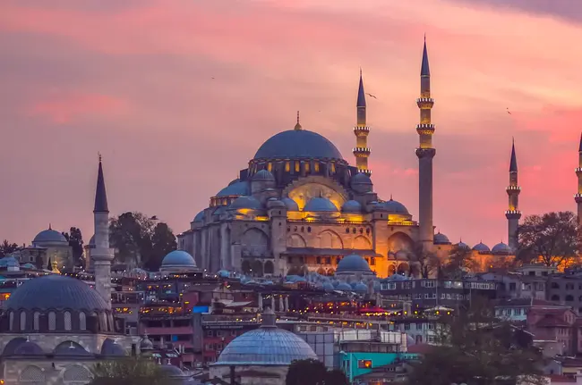 Istanbul : 伊斯坦布尔