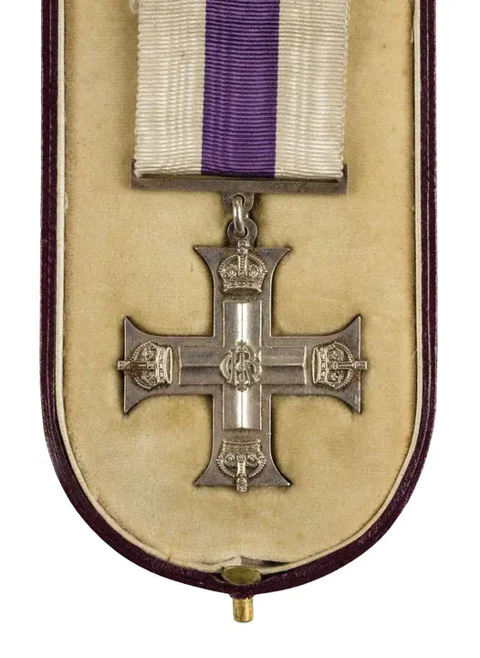 Military Cross (British) : 军事十字（英国）