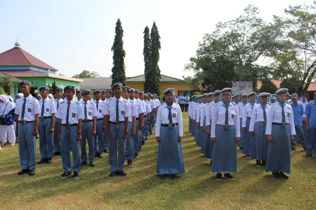 Sekolah Menengah Kejuruan Negeri : Sekolah Menengah Kejuruan Negeri公司