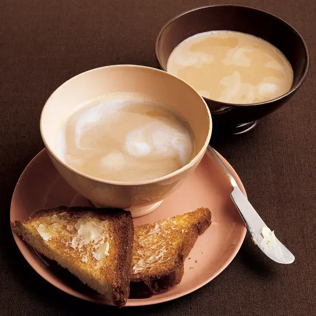Cafe-Au-Lait : 咖啡加牛奶