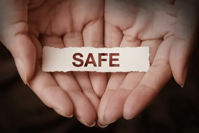 Safeguarding Vulnerable Adults : 保护弱势成年人