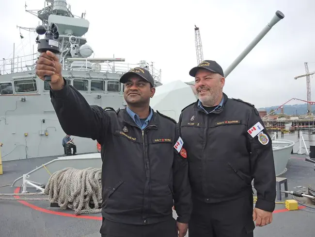 Chief Marine Science Technician : 首席海洋科学技术员