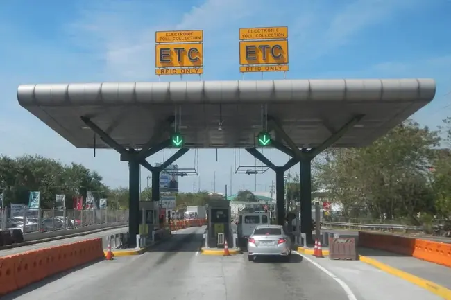 Toll Gate : 收费站