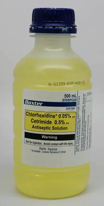 chlorhexidine gluconate : 葡萄糖酸氯己定