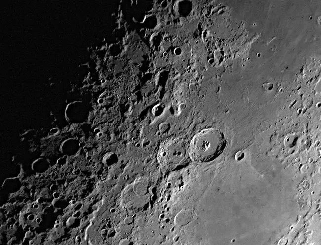 Lunar Orbiter Laser Altimeter : 月球轨道飞行器激光测高仪