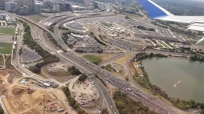 Washington DC airport : 华盛顿特区机场