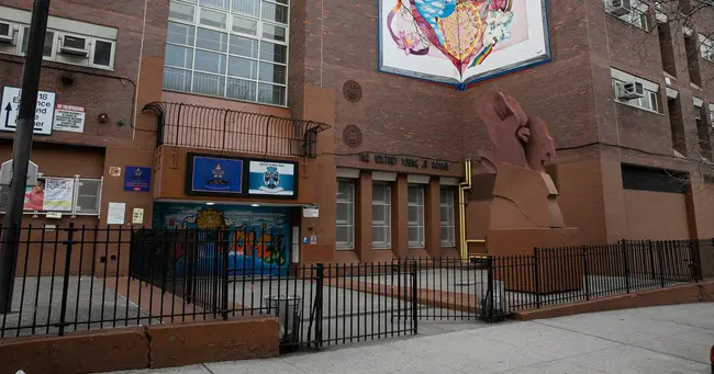 Bronx Academic High School in New York : 纽约布朗克斯学院