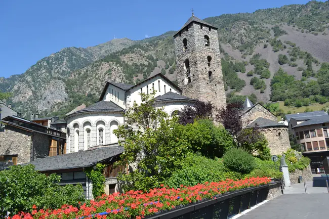 Andorra : 安道尔