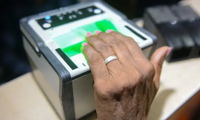 Biometric Voter Registration : 生物特征选民登记