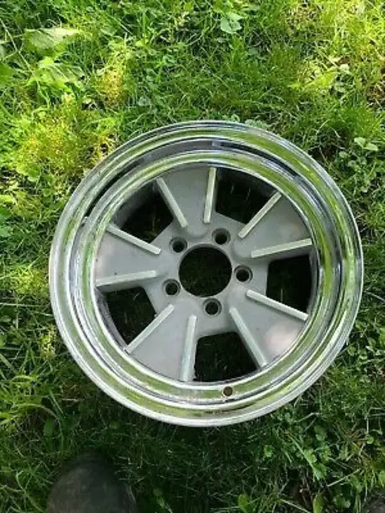 Fawkner Wheels and Tyres : 福克纳车轮和轮胎