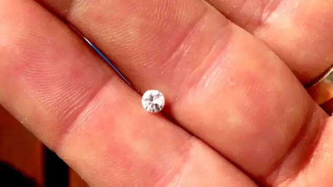 Diamond like CarbonSuch : 像钻石一样的碳