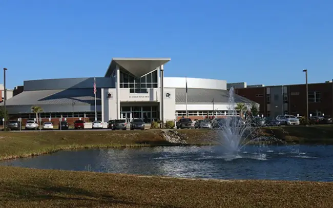 Colleton County High School : 科尔顿县高中