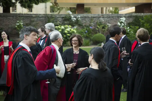 Fellow of Royal Australasian College of Surgeons : 澳大利亚皇家外科医师学会会员