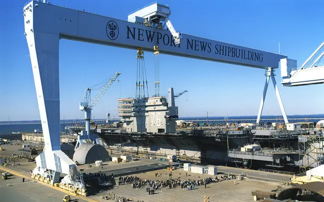 Newport News Shipbuilding : 纽波特纽斯造船厂