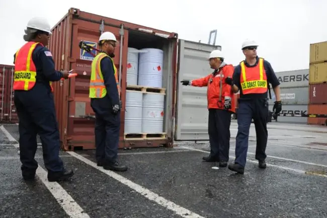 Coast Guard Mutual Assistance : 海岸警卫队互助