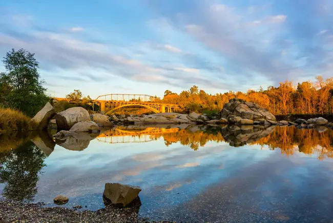 Folsom Lake Bowl : 佛索姆湖碗