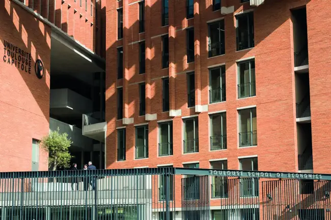 Toulouse School of Economics : 图卢兹经济学院