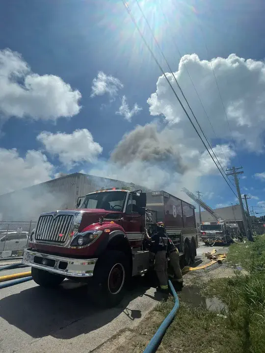 Guam Fire Department : 关岛消防局