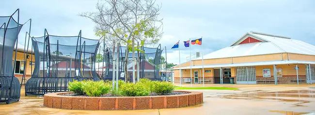 West Bridgford School : 西伯德福德学校