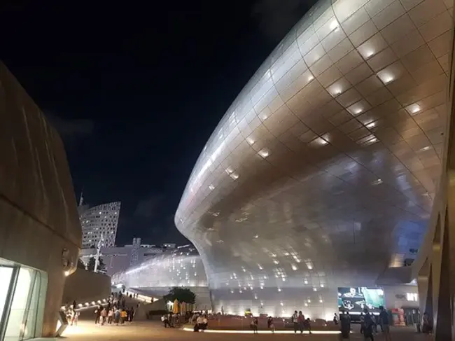 Dongdaemun Design Plaza : 东大门设计广场