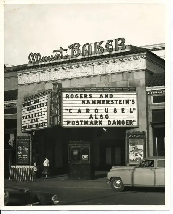 Mount Baker Theatre : 贝克山剧院