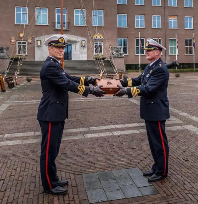 Commandant van Dienst Geneeskundig : 医疗服务司令