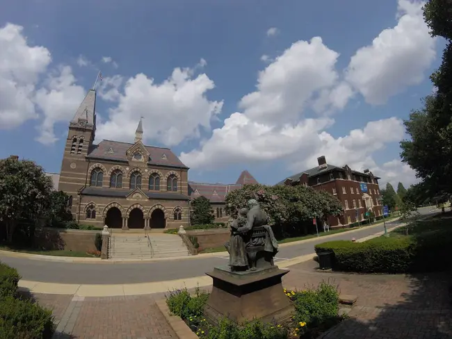 Universidade Iguaçu : 伊瓜大学