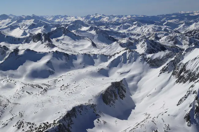 Airborne Snow Observatory : 空中雪观测站