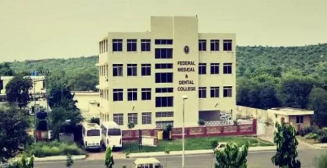 Federal Medical Dental College : 联邦牙科医学院