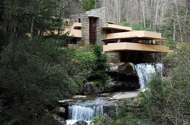 Frank Lloyd Wright : 弗兰克·劳埃德·赖特