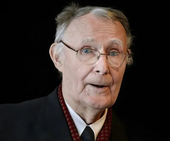 Ingvar Kamprad : 英格瓦·坎普拉德