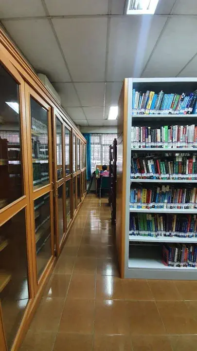 Perpustakaan Sultanah Zanariah : 苏丹娜·赞阿里亚