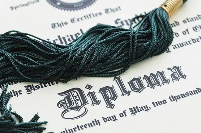 Diploma of Secondary Education : 中等教育文凭