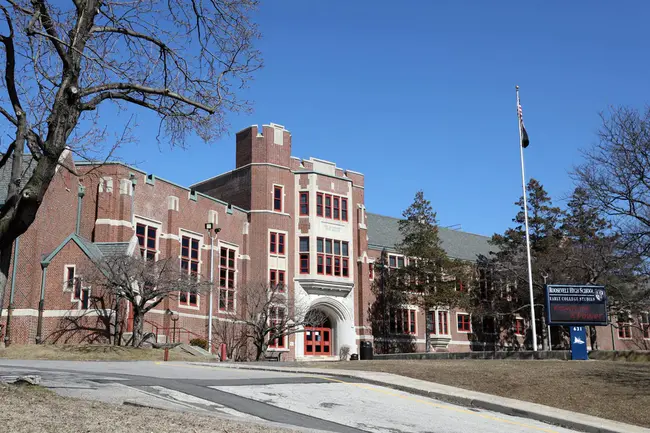 Yonkers Montessori Academy : 扬克斯蒙特梭利学院