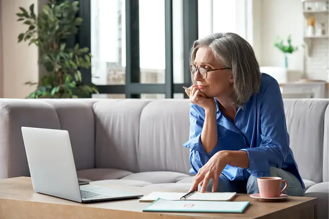 Retiree Activities Office : 退休人员活动办公室