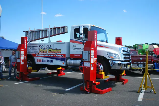 Heavy Lift Vehicle : 重型起重车