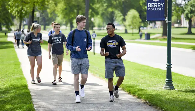 Berry College Volunteer Services : 贝里学院志愿者服务