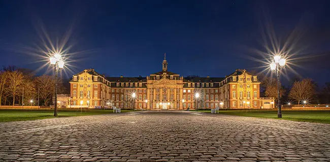 Muenster University Center : 穆恩斯特大学中心