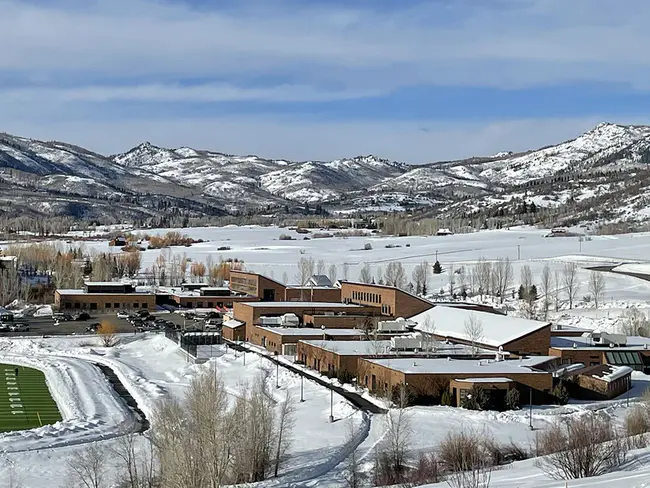 Steamboat Springs School District : 汽船泉学区