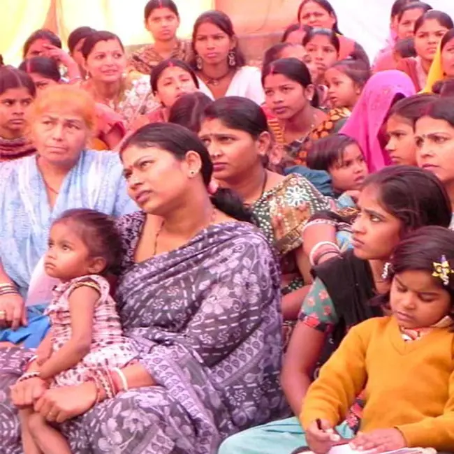 Empowering Indian Women : 赋予印度妇女权力