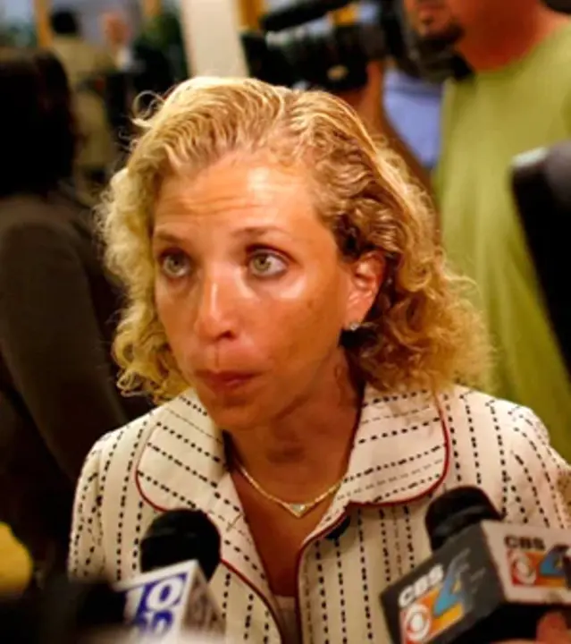 Debbie Wasserman Schultz : 黛比·沃瑟曼·舒尔茨