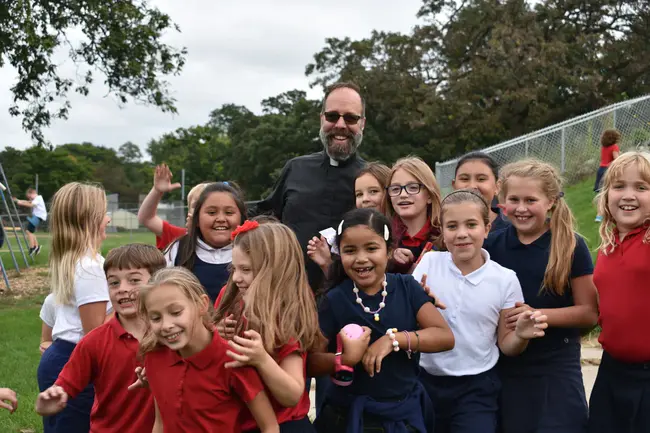 Waukesha Catholic School System : 沃克夏天主教学校系统