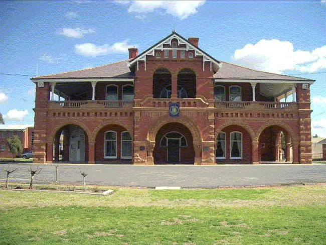 Yanco Agricultural High School : 延科农业高中