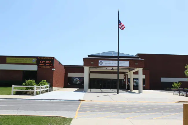 Naperville Central High School : 纳珀维尔中心高中