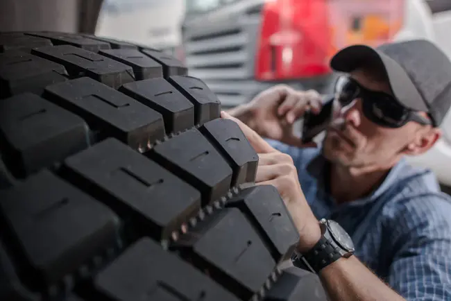 Maintenance Repair Tires : 维修轮胎