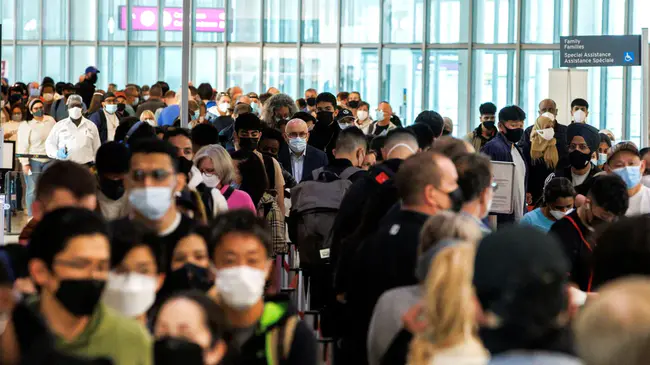 Toronto Pearson International Airport : 多伦多皮尔逊国际机场