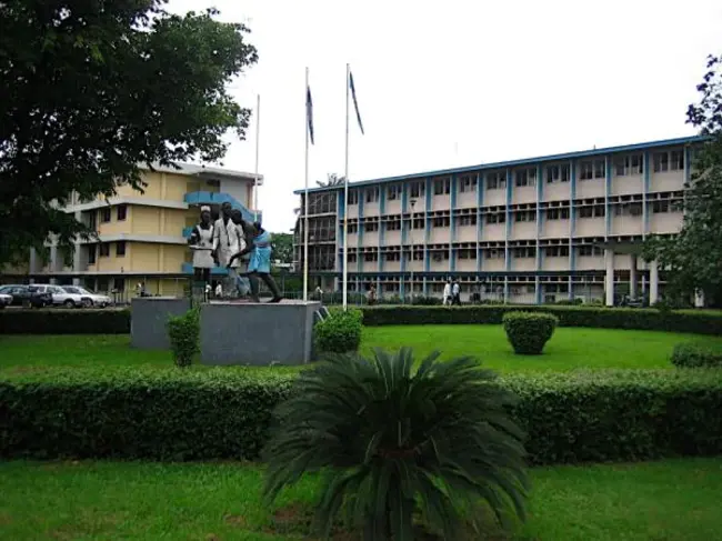 Lagos University Teaching Hospital : 拉各斯大学教学医院