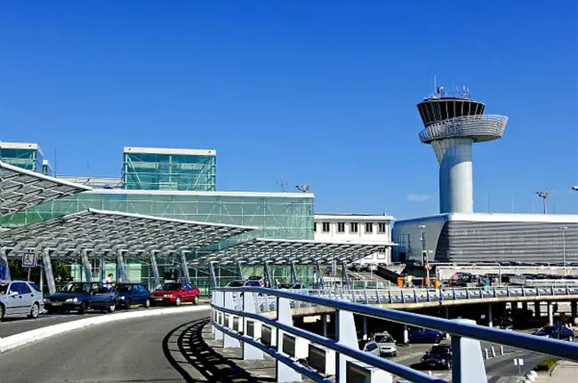 Aeroports Espanyols i Navegació Aèria : 西班牙机场和 NavegaciAria