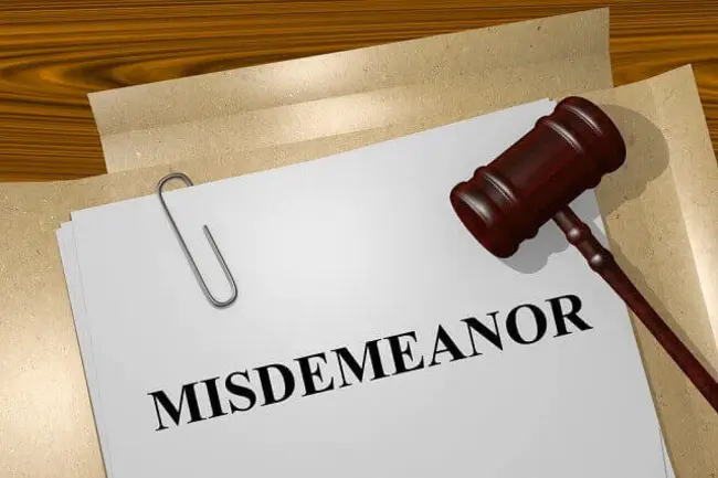 Misdemeanor : 轻罪